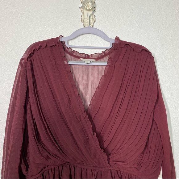 Belle Sky Sheer long sleeve peplum blouse NWT - Picture 3 of 9